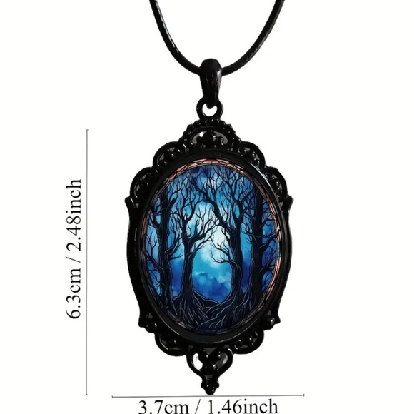 🛑 LAST ONE 🛑 Dark Woods Pendant Necklace - Picture 3 of 3